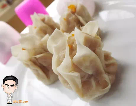 Siomay Surabaya, Petemon 3, Bu Ani