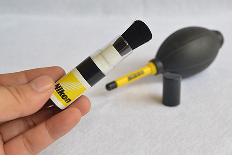 Cara membersihkan kamera DSLR