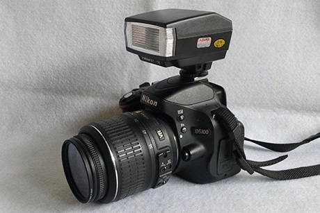 Tips foto malam hari menggunakan lampu flash eksternal